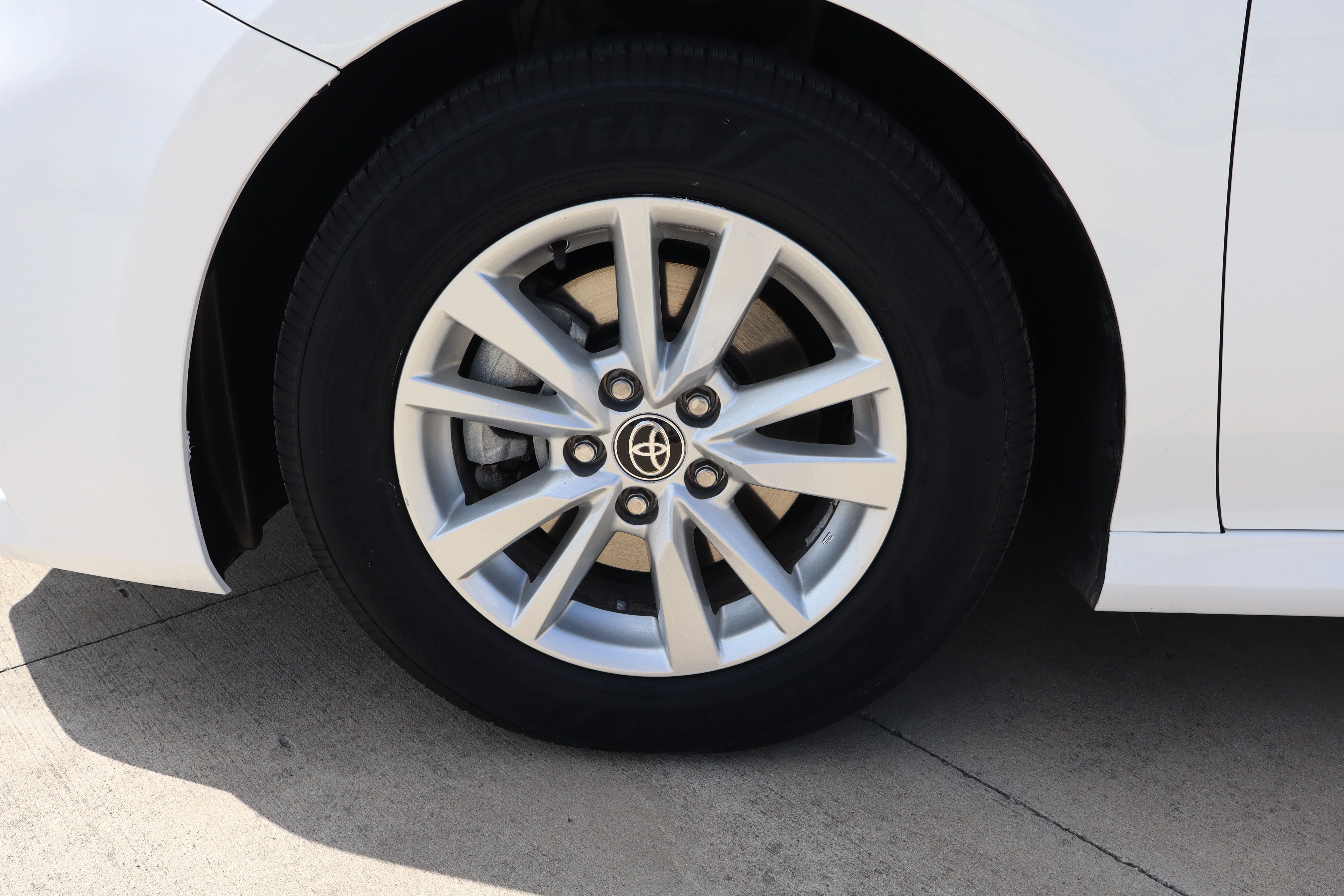 Used 2025 Toyota Camry LE FWD image 24