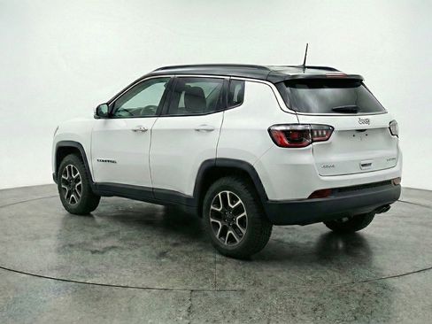 Used 2025 Jeep Compass Trailhawk image 6