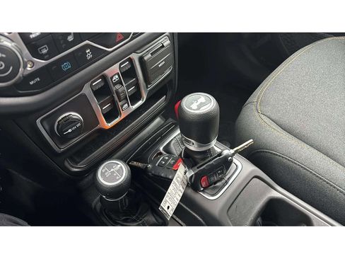 Used 2025 Jeep Wrangler Sahara w/ Safety Group image 20