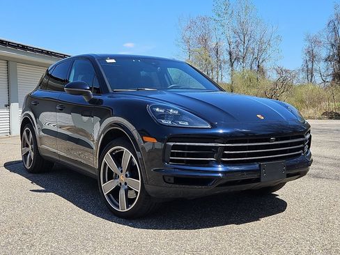 Certified 2023 Porsche Cayenne S Platinum AWD/4WD image 9