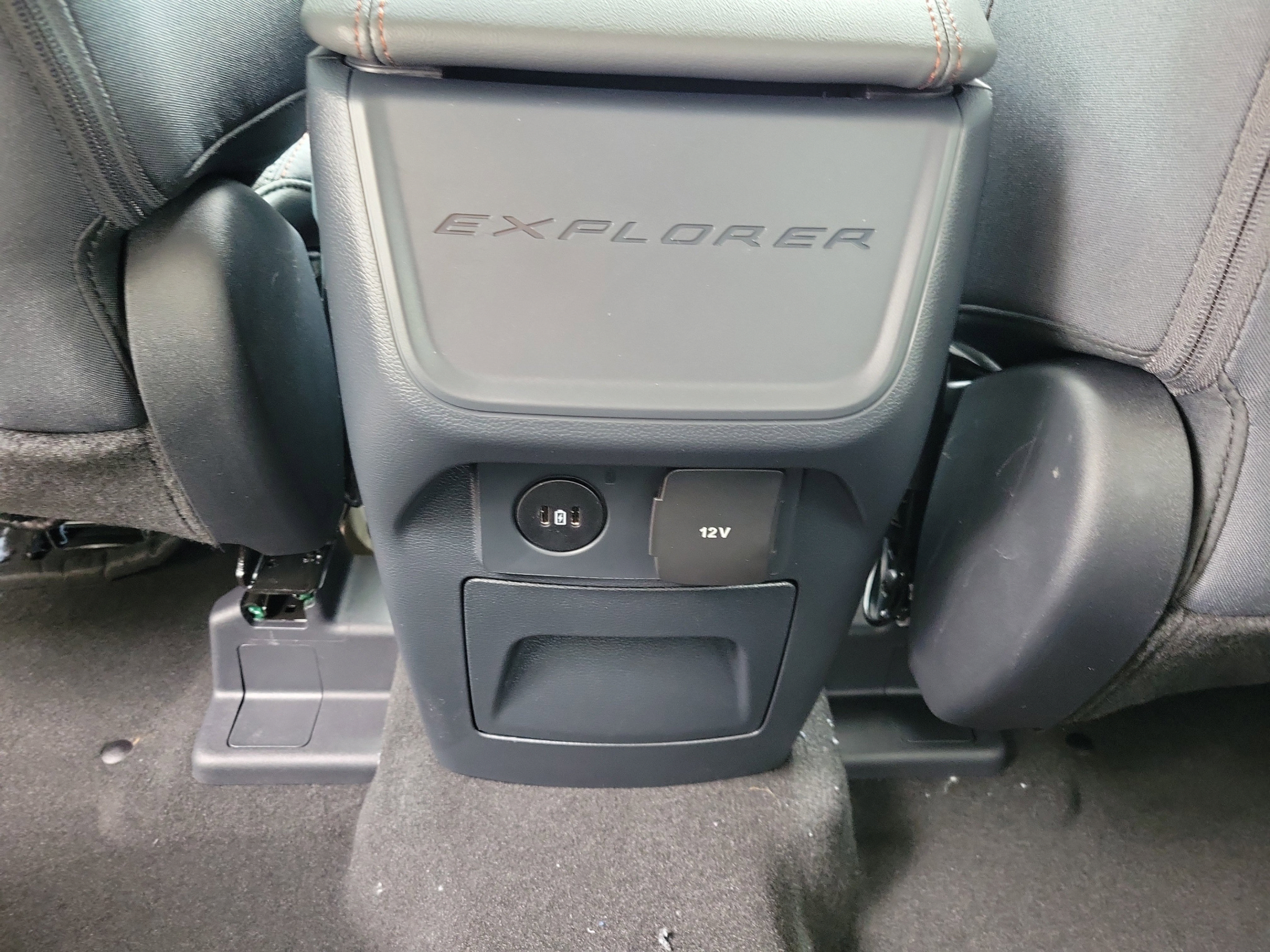 New 2026 Ford Explorer Active RWD image 11