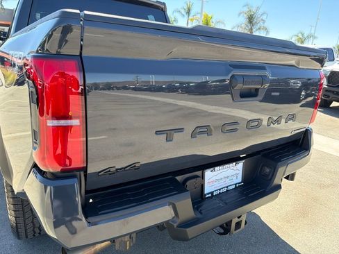 Used 2025 Toyota Tacoma TRD Off-Road AWD/4WD image 13
