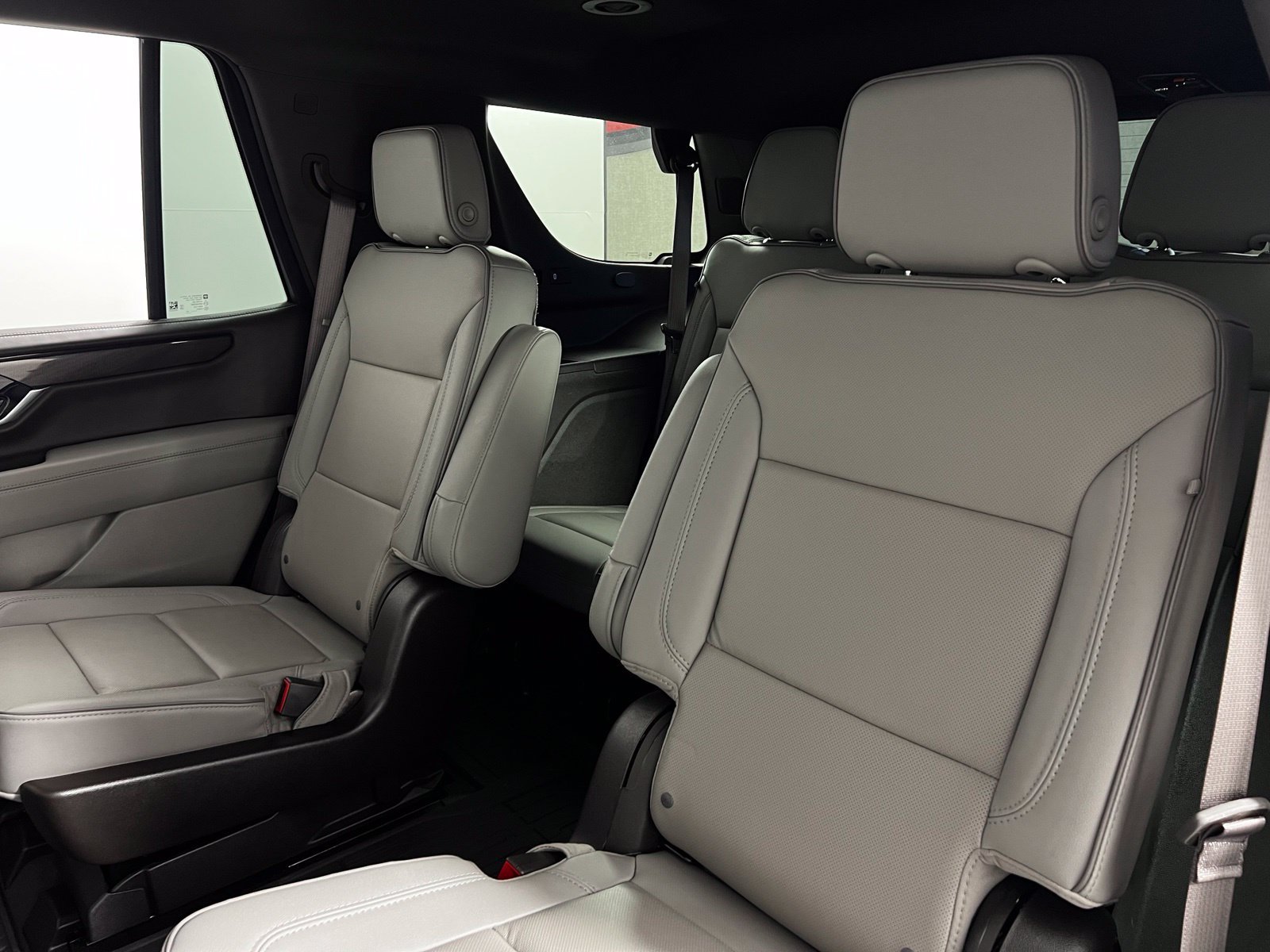 Used 2025 GMC Yukon Elevation AWD/4WD image 25