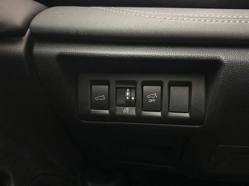Certified 2025 Subaru Outback Limited AWD/4WD image 10