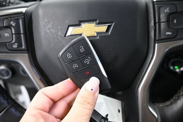 Used 2025 Chevrolet Silverado 1500 LT AWD/4WD image 35