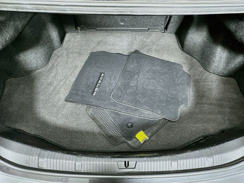 Used 2013 Toyota Avalon Limited w/ Technology Pkg FWD image 30