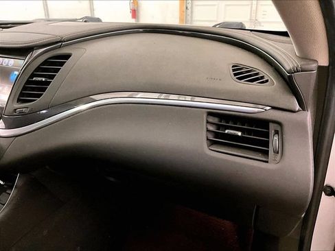 Used 2019 Chevrolet Impala LT FWD image 15