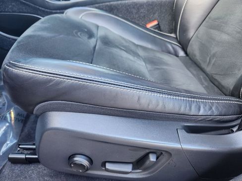 Used 2022 Volvo XC40 P8 Recharge Plus image 10