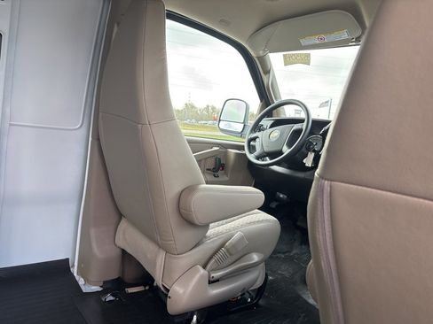 New 2025 Chevrolet Express 2500 image 14