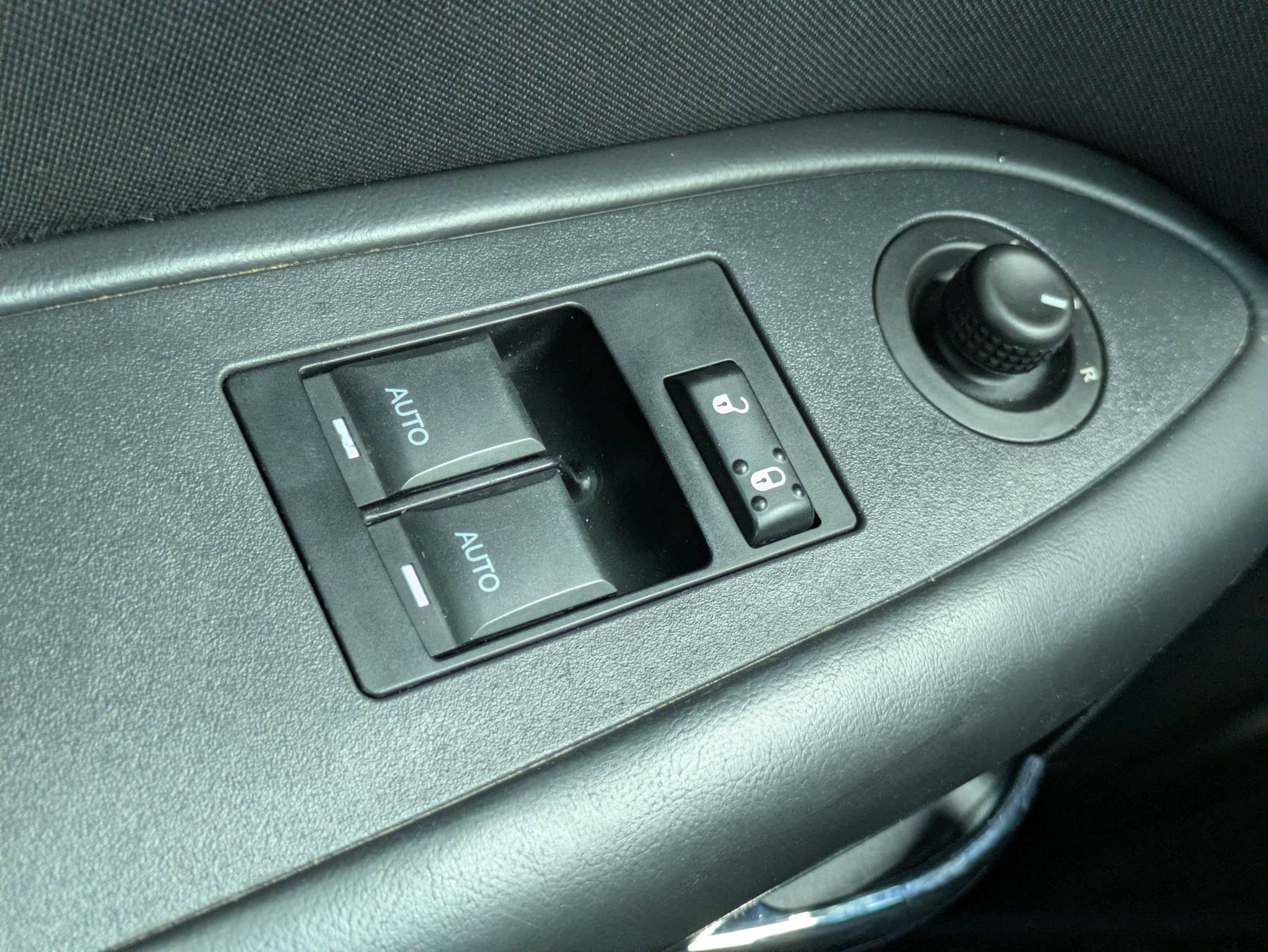 Used 2013 Dodge Challenger R/T RWD image 11