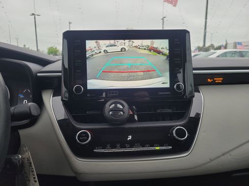 Used 2022 Toyota Corolla LE image 27