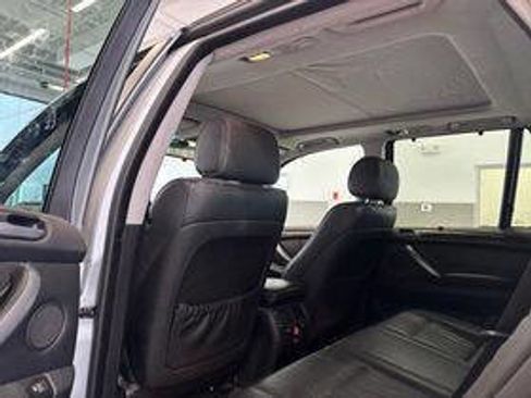 Used 2006 BMW X5 4.4i image 10