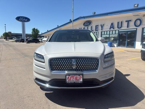 Used 2021 Lincoln Nautilus Reserve w/ Equipment Group 201A AWD/4WD image 2