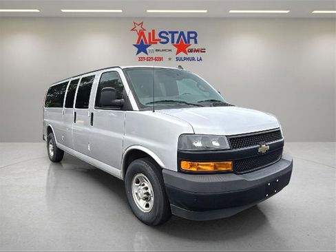 Used 2019 Chevrolet Express 3500 LS image 2