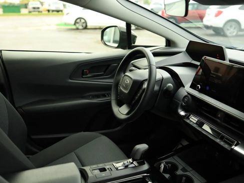 Used 2024 Toyota Prius LE FWD image 43