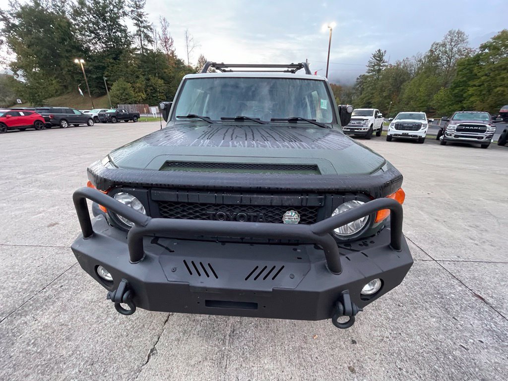 Used 2014 Toyota FJ Cruiser 4WD w/ Upgrade Package image 2