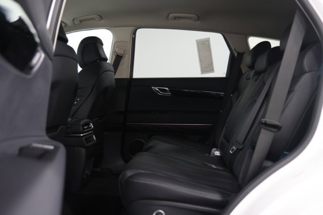 Used 2025 Genesis GV80 2.5T Standard AWD/4WD image 32