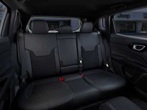New 2026 Jeep Compass Latitude image 41