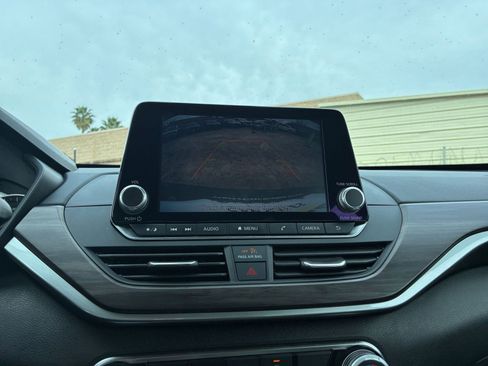 Used 2025 Nissan Altima 2.5 SV image 25