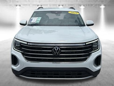 Used 2025 Volkswagen Atlas SE FWD image 2