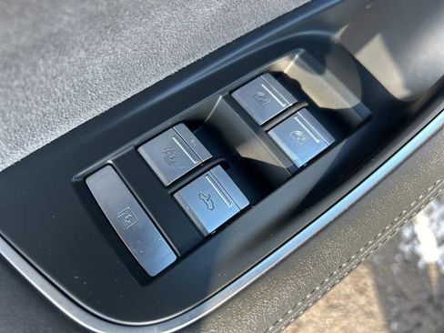 Used 2022 Audi A8 L 3.0T image 39