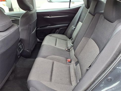 Used 2025 Toyota Camry LE image 9