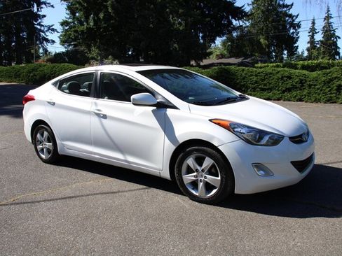 Used 2012 Hyundai Elantra GLS FWD image 2