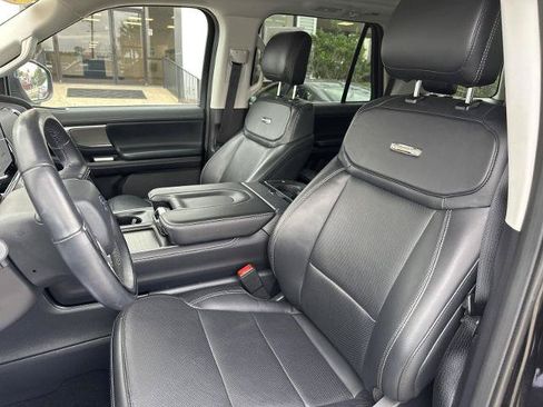 Certified 2025 Ford Expedition Platinum AWD/4WD image 2