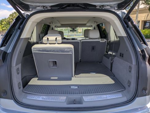 Used 2023 Cadillac XT6 Premium Luxury FWD image 11
