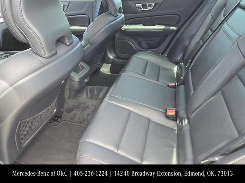 Used 2020 Volvo S60 T6 Momentum AWD/4WD image 21