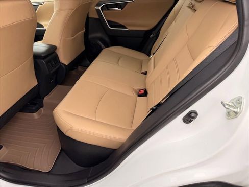 Used 2019 Toyota RAV4 Limited w/ Carpet Mat Package AWD/4WD image 13