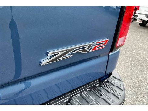 Used 2024 Chevrolet Silverado 2500 ZR2 w/ Technology Package image 9