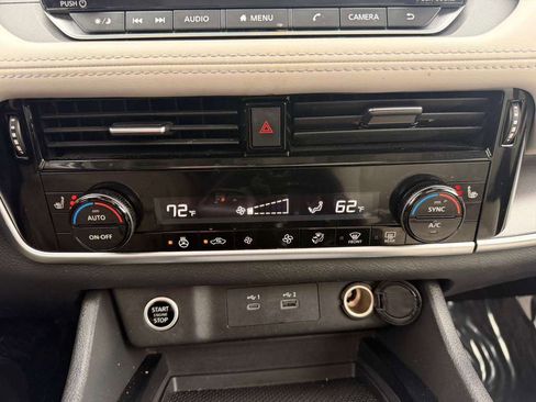 Used 2023 Nissan Rogue SV w/ SV Premium Package image 39