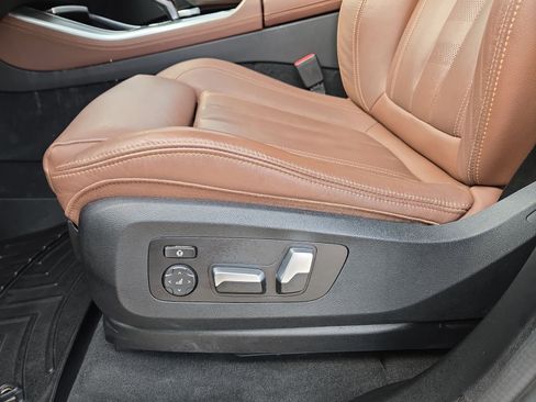 Used 2022 BMW X5 xDrive40i w/ Premium Package AWD/4WD image 17