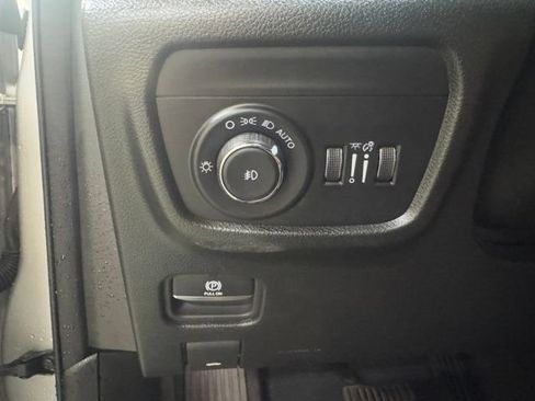 Used 2024 Jeep Grand Cherokee L Limited w/ Luxury Tech Group II AWD/4WD image 30