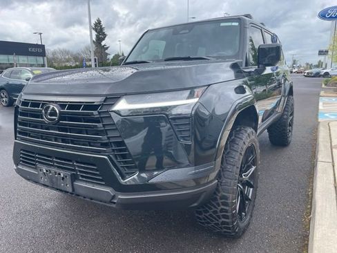 Used 2024 Lexus GX 550 w/ Cold Area Package AWD/4WD image 8