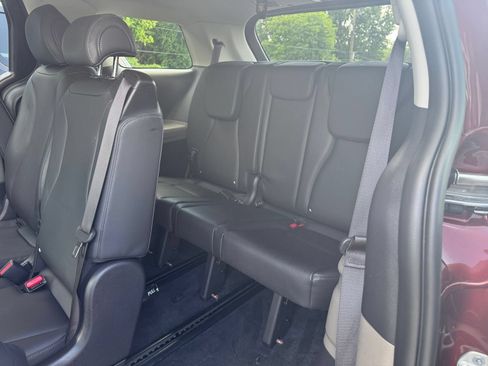 Used 2026 Kia Carnival FWD image 31