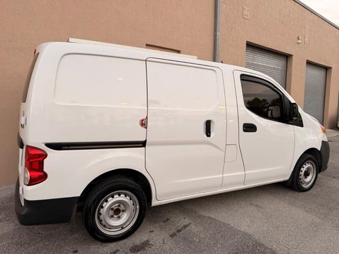Used 2019 Nissan NV200 S w/ Cruise Control Package image 2