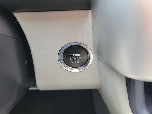 Used 2019 Toyota Highlander XLE AWD/4WD image 30
