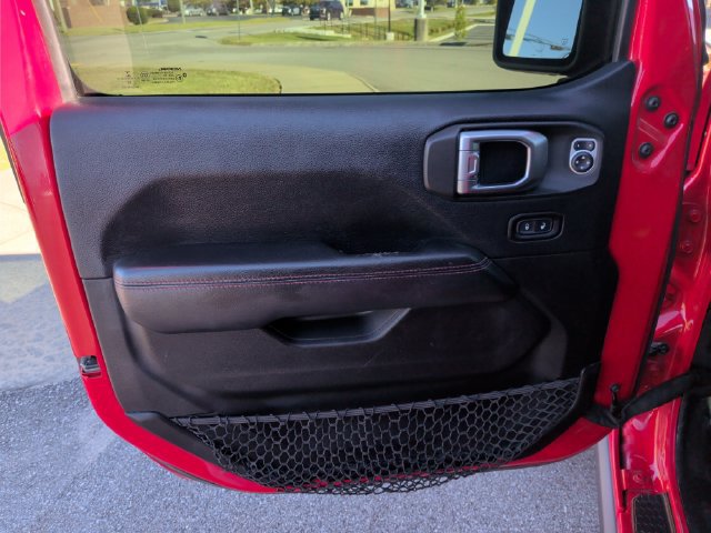 Used 2018 Jeep Wrangler Unlimited Rubicon w/ Dual Top Group AWD/4WD image 10