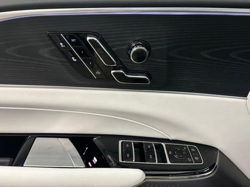 New 2025 Cadillac Lyriq Luxury image 9