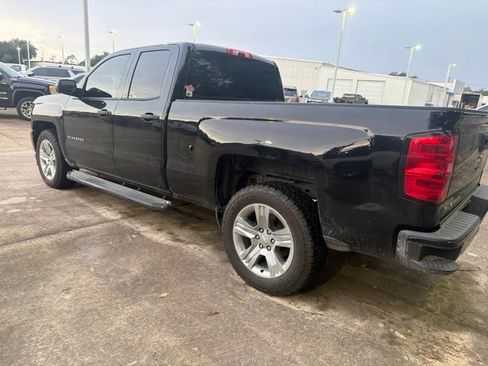 Used 2018 Chevrolet Silverado 1500 Custom w/ Custom Convenience Package RWD image 14