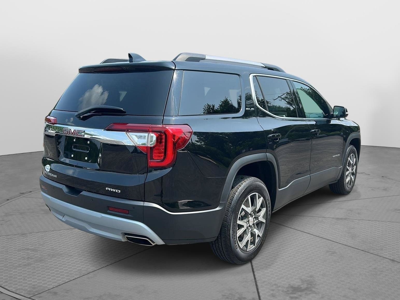 Used 2023 GMC Acadia SLE w/ Driver Convenience Package AWD/4WD image 6