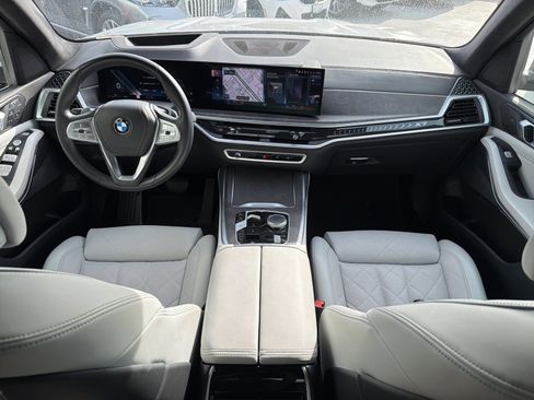 Used 2023 BMW X7 xDrive40i image 6