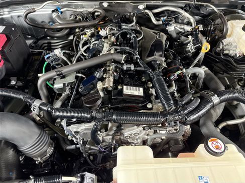Certified 2024 Toyota Tacoma SR5 AWD/4WD image 41