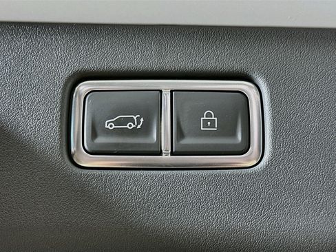 Used 2024 Kia EV9 Light Long Range RWD image 31
