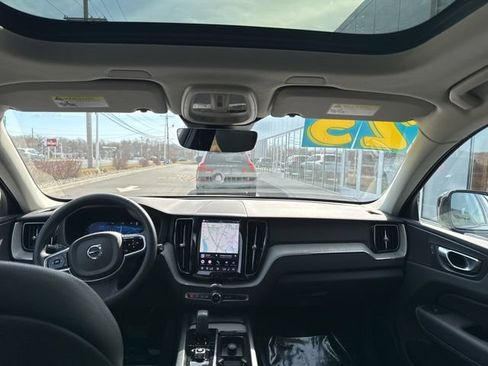 Used 2025 Volvo XC60 B5 Plus w/ Climate Package AWD/4WD image 18