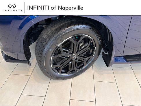 New 2026 INFINITI QX80 SPORT w/ Sport Exterior Package image 27