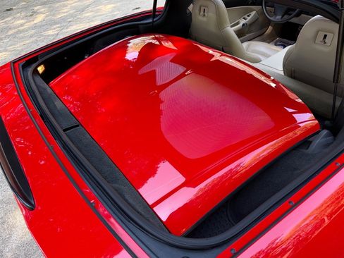 Used 2010 Chevrolet Corvette Grand Sport w/ Preferred Equipment Group image 62