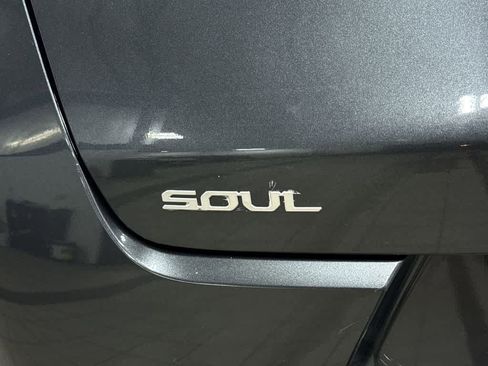 Used 2023 Kia Soul LX w/ LX Technology Package FWD image 24